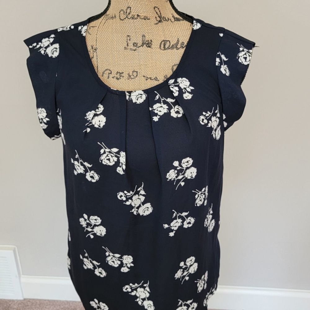 NWOT Alice Blue black and white floral top
